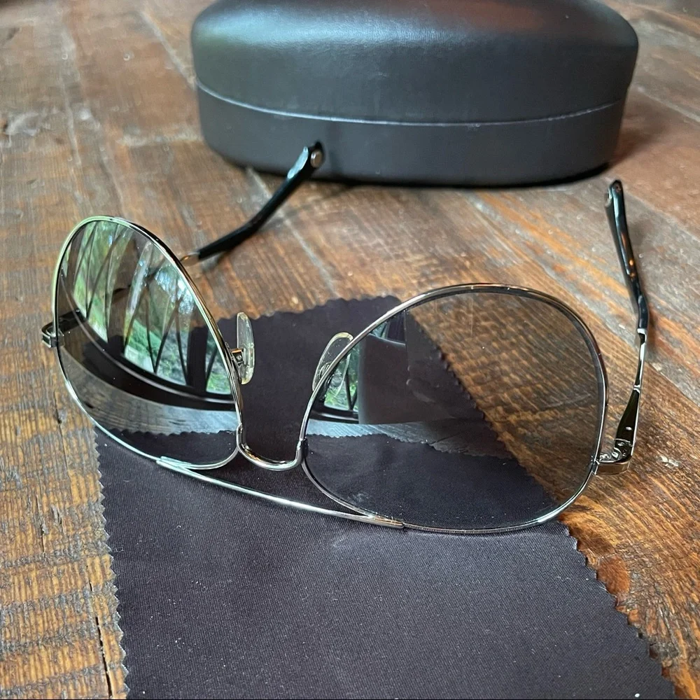 SOLD Michael Kors Polarized Aviator Sunglasses MKS144 Color 041 Exceptional Cond - Picture 3 of 9